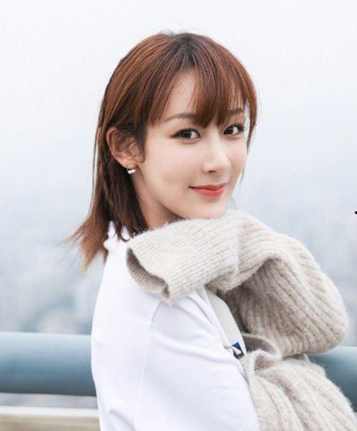 娱乐吃瓜杨紫赵丽颖,娱乐圈的“瓜王”对决,谁才是真正的吃瓜达人?